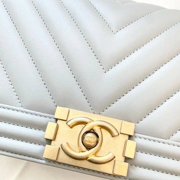 CHANEL Boy Flap Bag - Picture 2 of 9